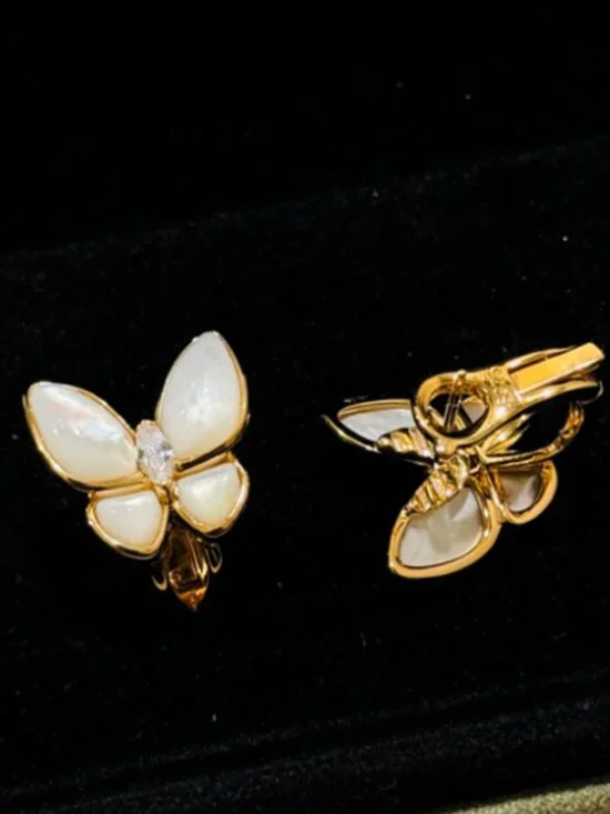 Van Cleef & Arpels Butterfly Earrings - Picture 4 of 5